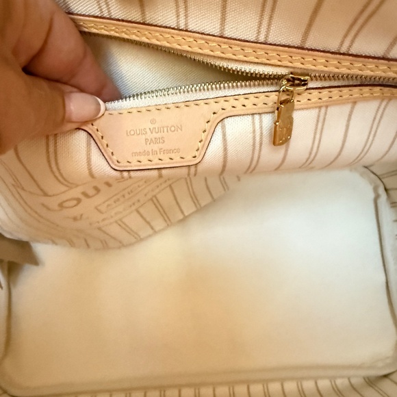 Louis Vuitton Damier Azur Neverfull in MM - Picture 7 of 11